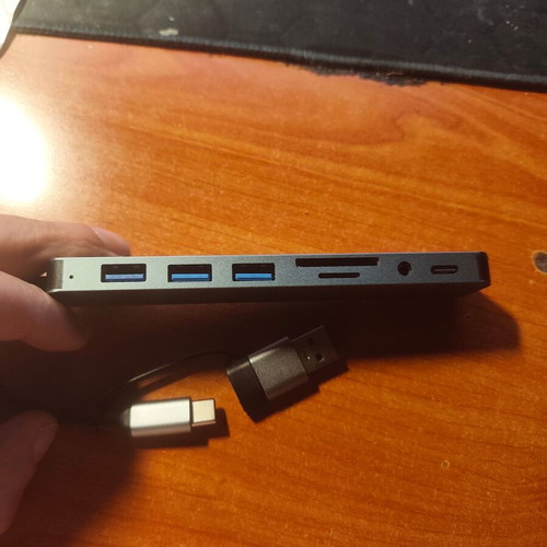 Docking Station 8 in 1 like new with USB 3.2, Type C, Card Reader, Audio