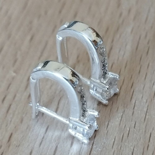 Elegance small silver earrings with stones