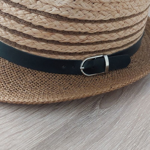 Straw hat like new with black strap, one size