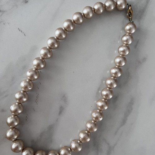 Necklace used, impressive design