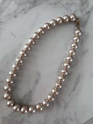 Necklace used, impressive design