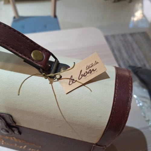 Leather wine case, brown and white