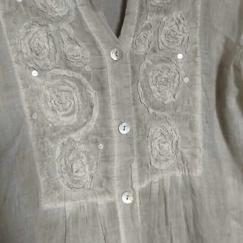 Italian cotton tunic size M like new, beige-grey with floral embroidery