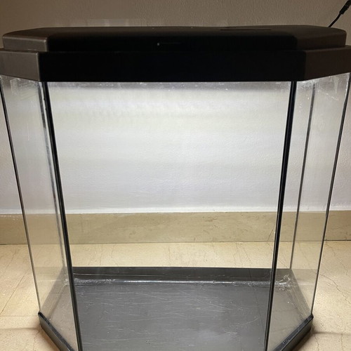 Aquatlantis Aquarium 25lt used with integrated LED lighting