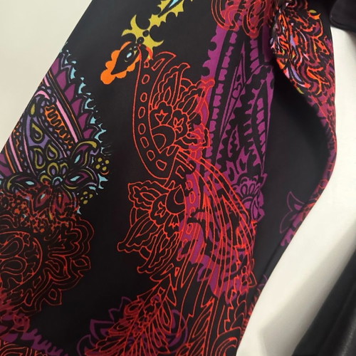 Dress with bold paisley used, elastic fabric, size L, black