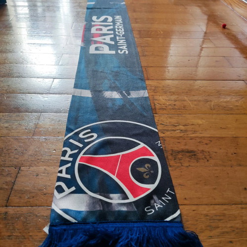 Paris Saint-Germain (PSG) scarf like new, collectible, 140 cm