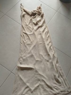 Dress draped front with flower on shoulder, size M, like new, beige