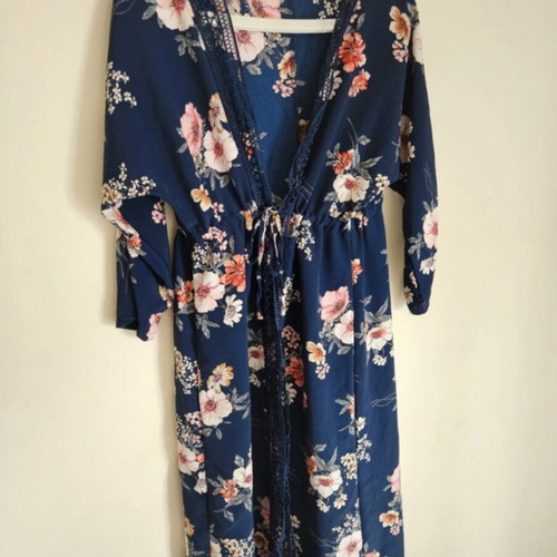 Kimono used floral in sizes S and M, blue and pink