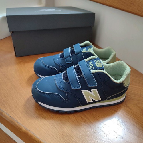 New Balance boy sneakers size 26 like new, blue and green