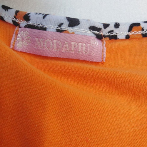 Vintage women's t-shirt with leopard sleeves, like new, orange