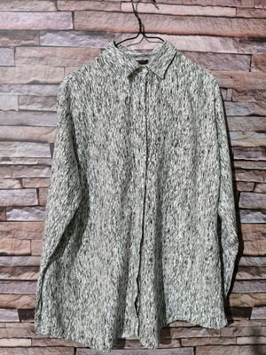 Black and white shirt with black and white print like new