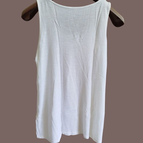 White sleeveless top with geometric ethnic graphic print and strass like new