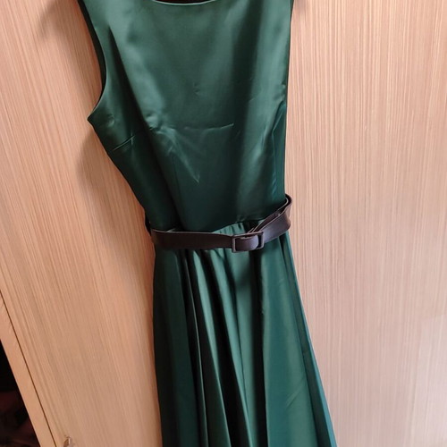 Desiree satin emerald dress like new, flared skirt, size M