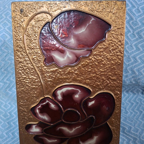 Copper embossed paintings like new, set of two in red and green