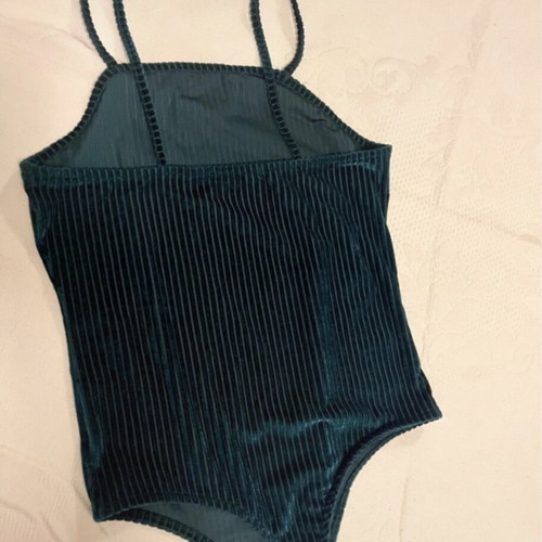 Velvet bodysuit in cypress green, like new, size S/M