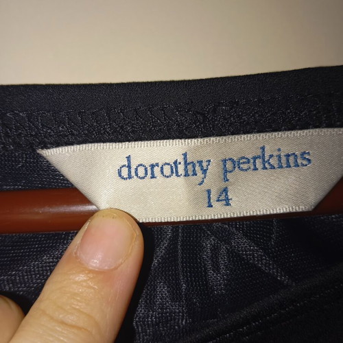 Dorothy Perkins black satin summer skirt large, like new
