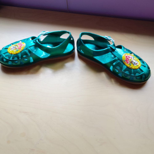 Green silicone sandals size 32/33 like new