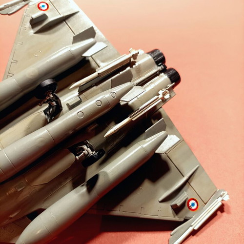 Πλαστικό μοντέλο Rafale 1/72 καινούργιο, βαμμένο αερογράφο