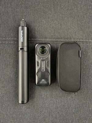 Insta360 X4 like new with selfie stick tripod and 2 microSD cards