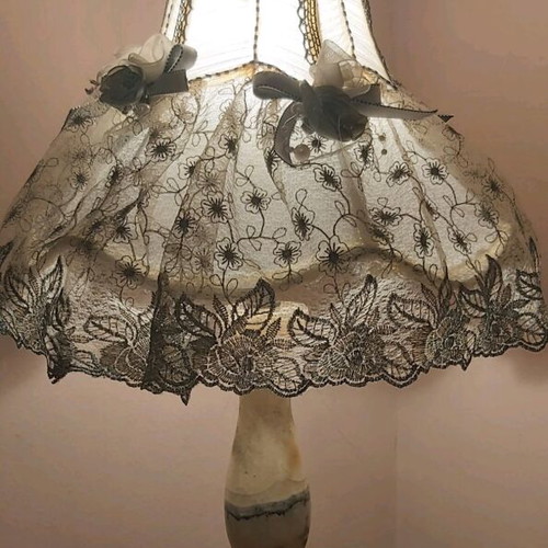 Table lamp with marble base and bronze metal details like new