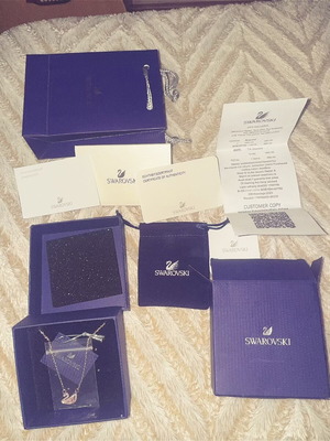 Swarovski κολιέ καινούργιο, ροζ