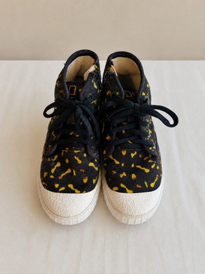 Clarks × National Geographic Photo Ark high-top sneakers, size 35