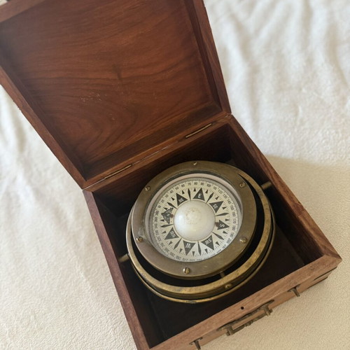 Nautical sextant and compass like new with wooden base