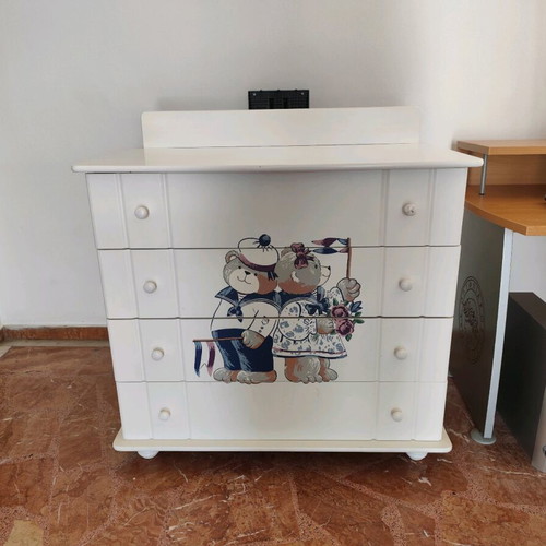 Children's dresser kitten handmade used in excellent condition