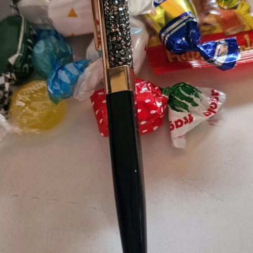 Swarovski pen with crystals like new