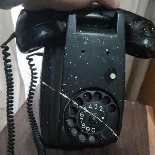 Ericsson 1951 telephone used with crack, collectible design