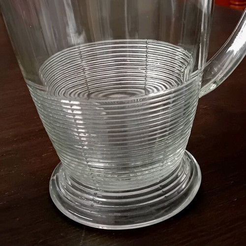 Large vintage glass water pitcher like new