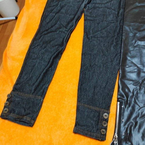 Set of 4 elastic leggings Large new with unique designs