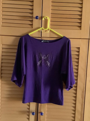 Women's blouse with 3/4 sleeve and embroidery, like new, size S