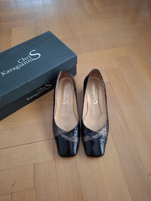 Chris Karagiannis leather pumps size 35, black with silver stardust effect