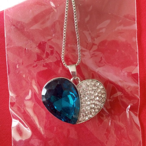 Handmade necklace with double heart and Swarovski stones, new