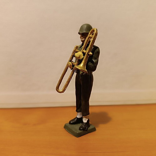 Military figure with infantry trombone like new