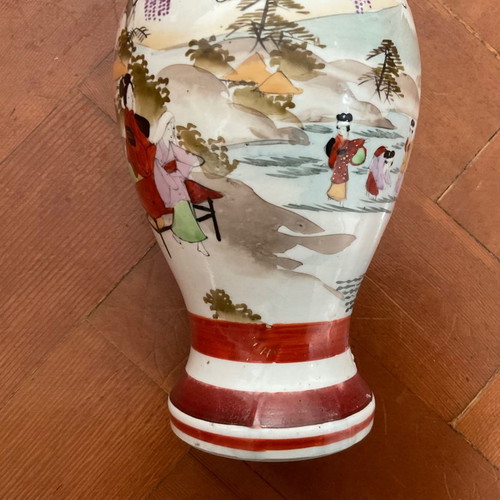 Satsuma Kutani vase with Foo dogs, almost like new, height 24 cm