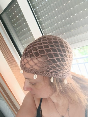 Handmade net hat with shells, new, brown