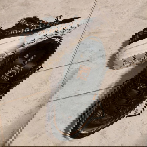 Fila γυναικεία δερμάτινα παπούτσια μεταχειρισμένα Νο 38 μαύρα με μπρονζέ σχέδιο