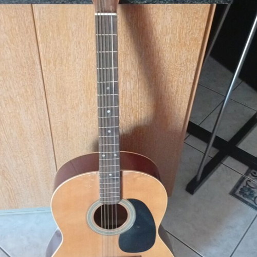 Guitar refurbished for beginner steps