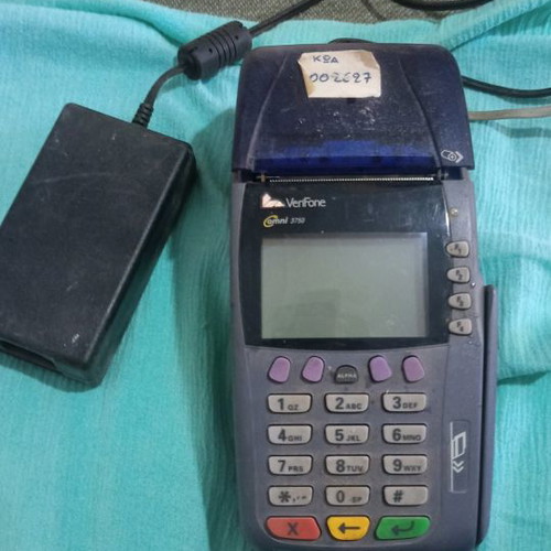 VeriFone Omni 3750 credit card machine with power supply