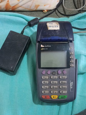 VeriFone Omni 3750 credit card machine with power supply