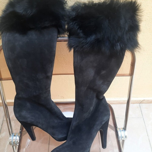 Prada black suede boots with fur size 41 like new, high heels