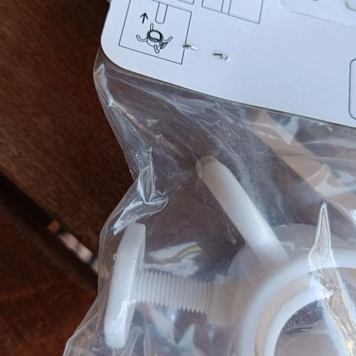 Plastic Umbrella Hook with 4 Hooks, New
