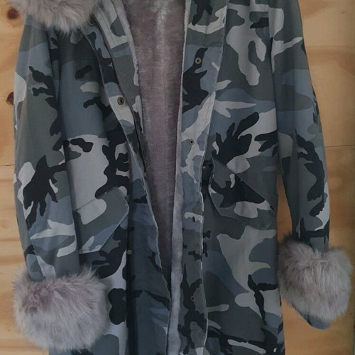 Women's grey army style coat new with lining and removable fur