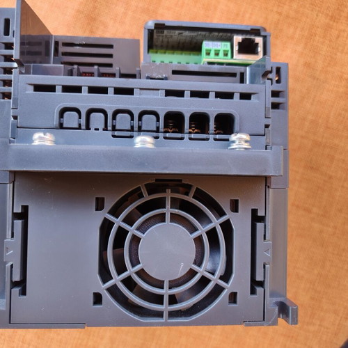 Schneider Electric Altivar ATV320U30N4C inverter 3kW 380-500V like new