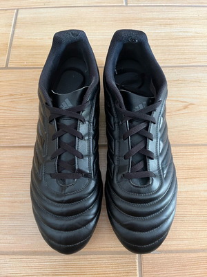 Adidas Copa футболни обувки употребявани, номер 45 1/3, черни