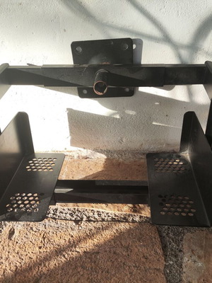 Heavy-duty horizontal projector mount, metal