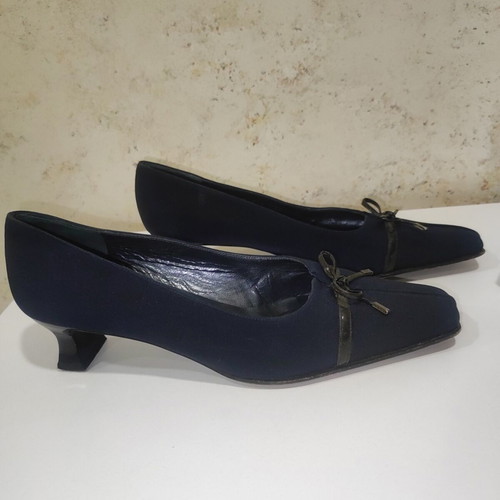 Stuart Weitzman women's kitten heels, blue