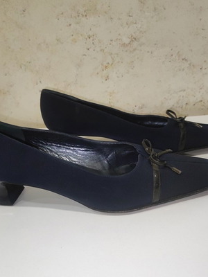 Stuart Weitzman women's kitten heels, blue
